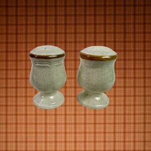Mikasa VTG Stoneware Pedestal Style Salt and Pepper Shakers With Plugs 1970s